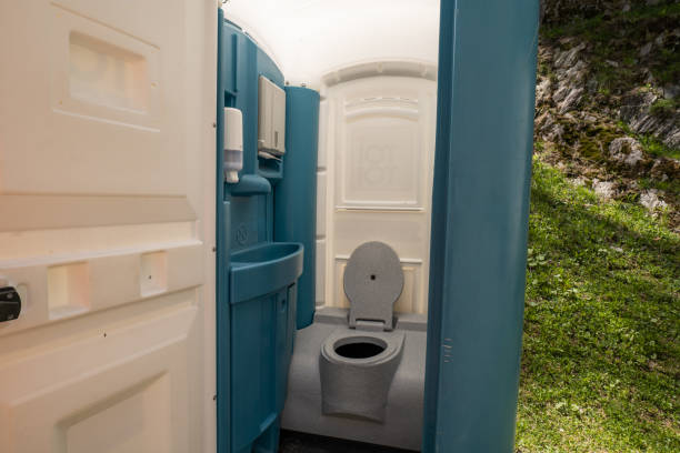 Best Sanitation services for porta potties  in Farmingdale, NJ