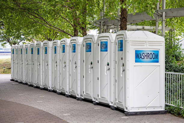 Best Local porta potty services  in Farmingdale, NJ